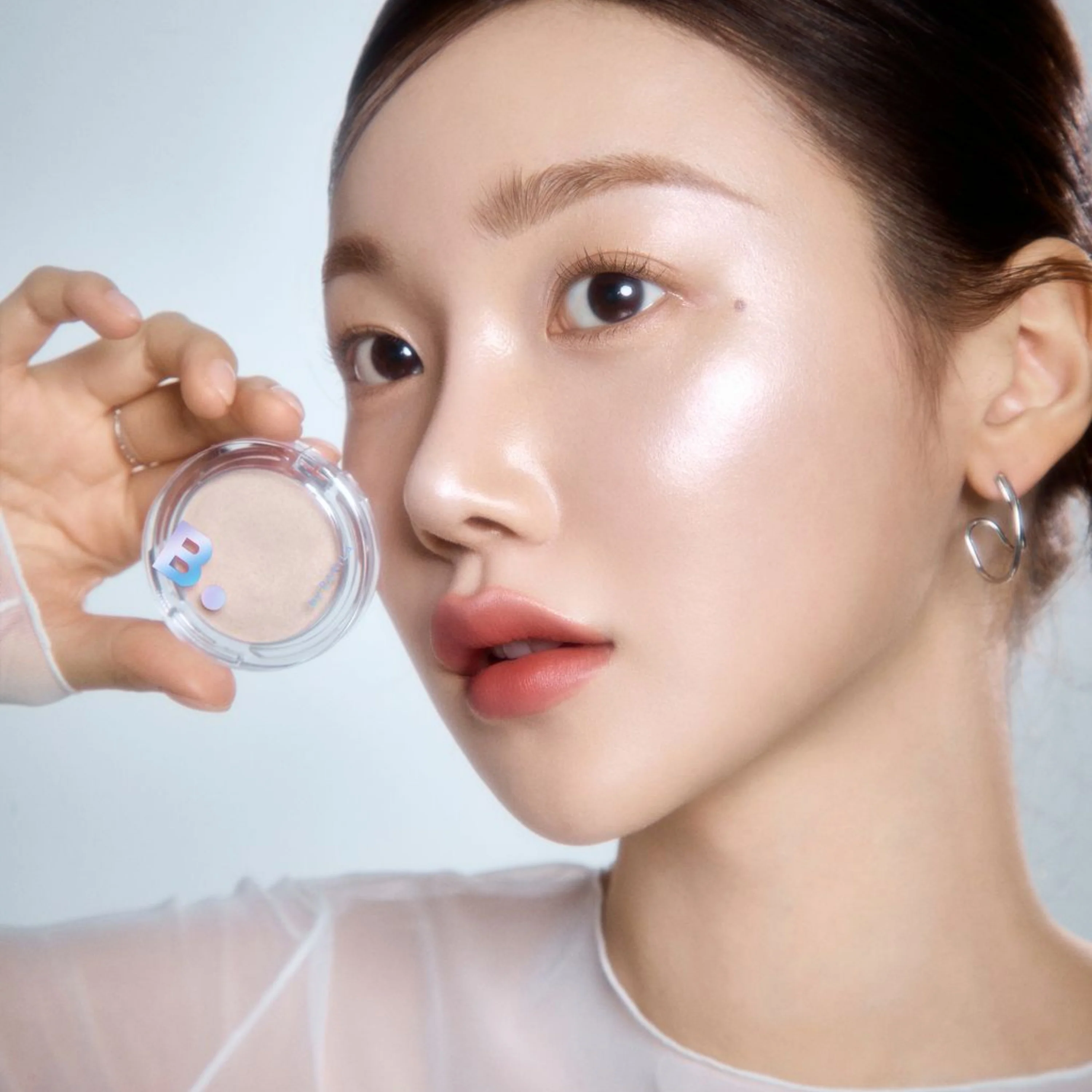 B. By Banila Silky Glow Highlighter - Image 4