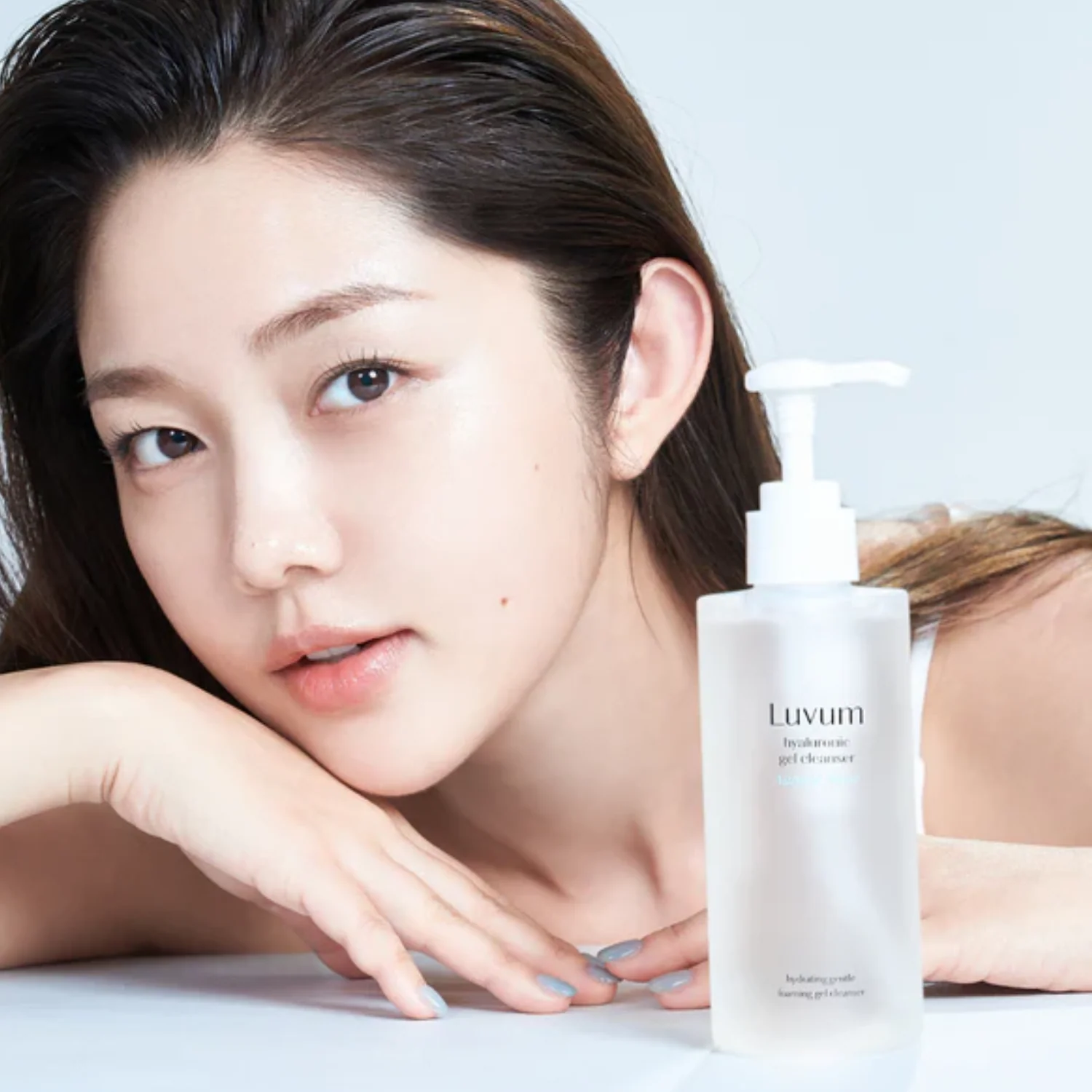 Bamboo Hyaluronic Moisture Gel Cleanser 200ml - Image 2