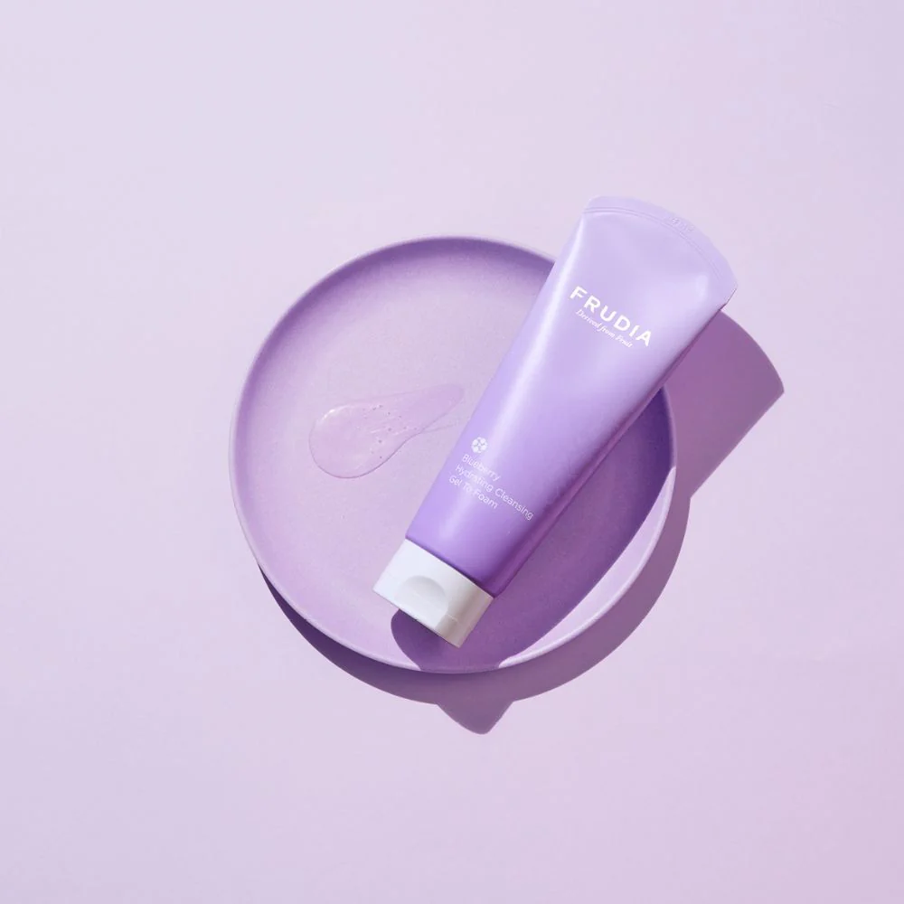 Blueberry Hydrating Cleansing Gel To Foam 145ml - Image 2