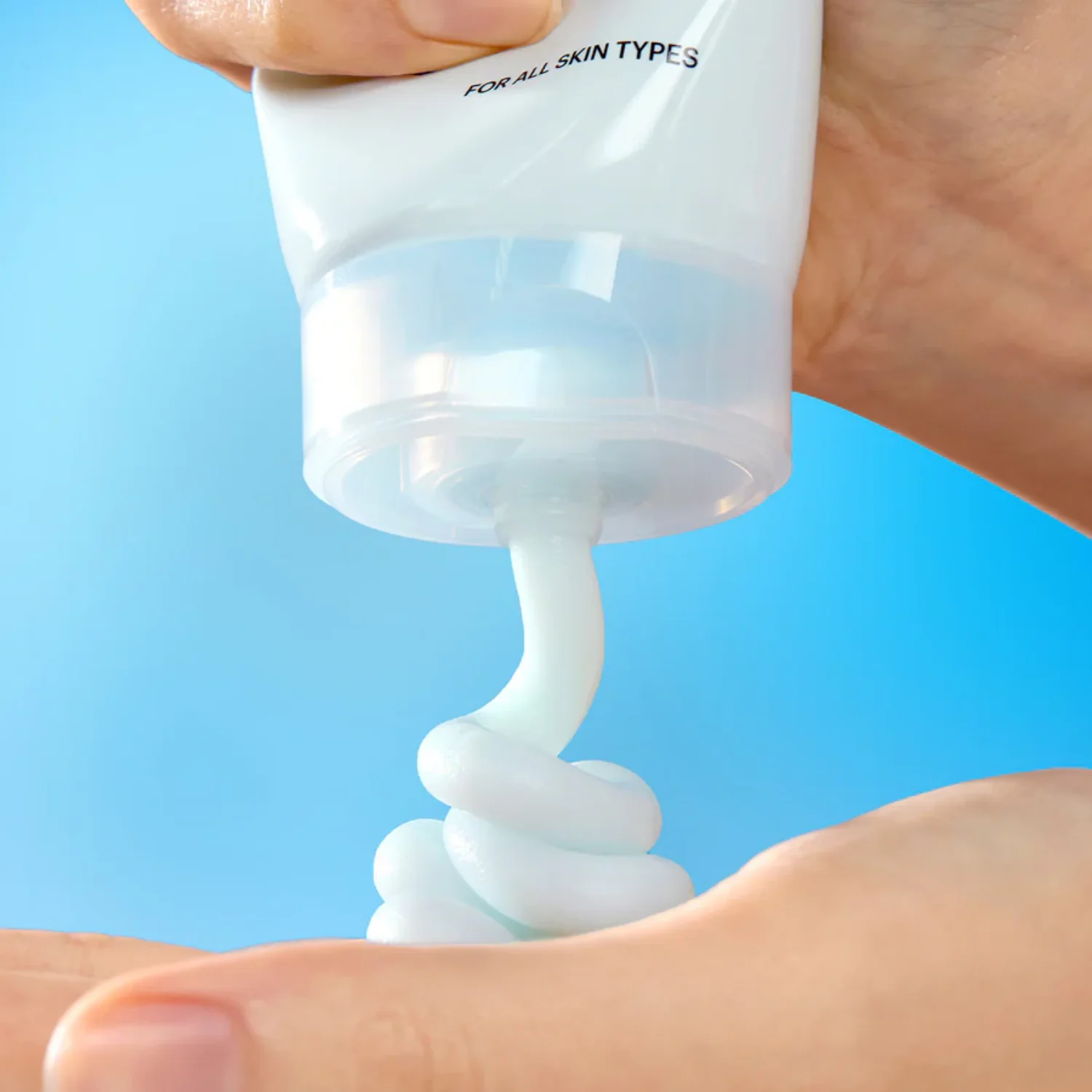 DIVE-IN Low Molecular Hyaluronic Acid Cleansing Foam [150ml] - Image 5