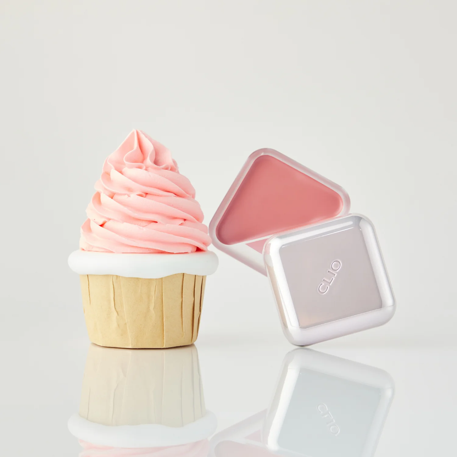Essential Lipcheek Tap Blur - Image 8