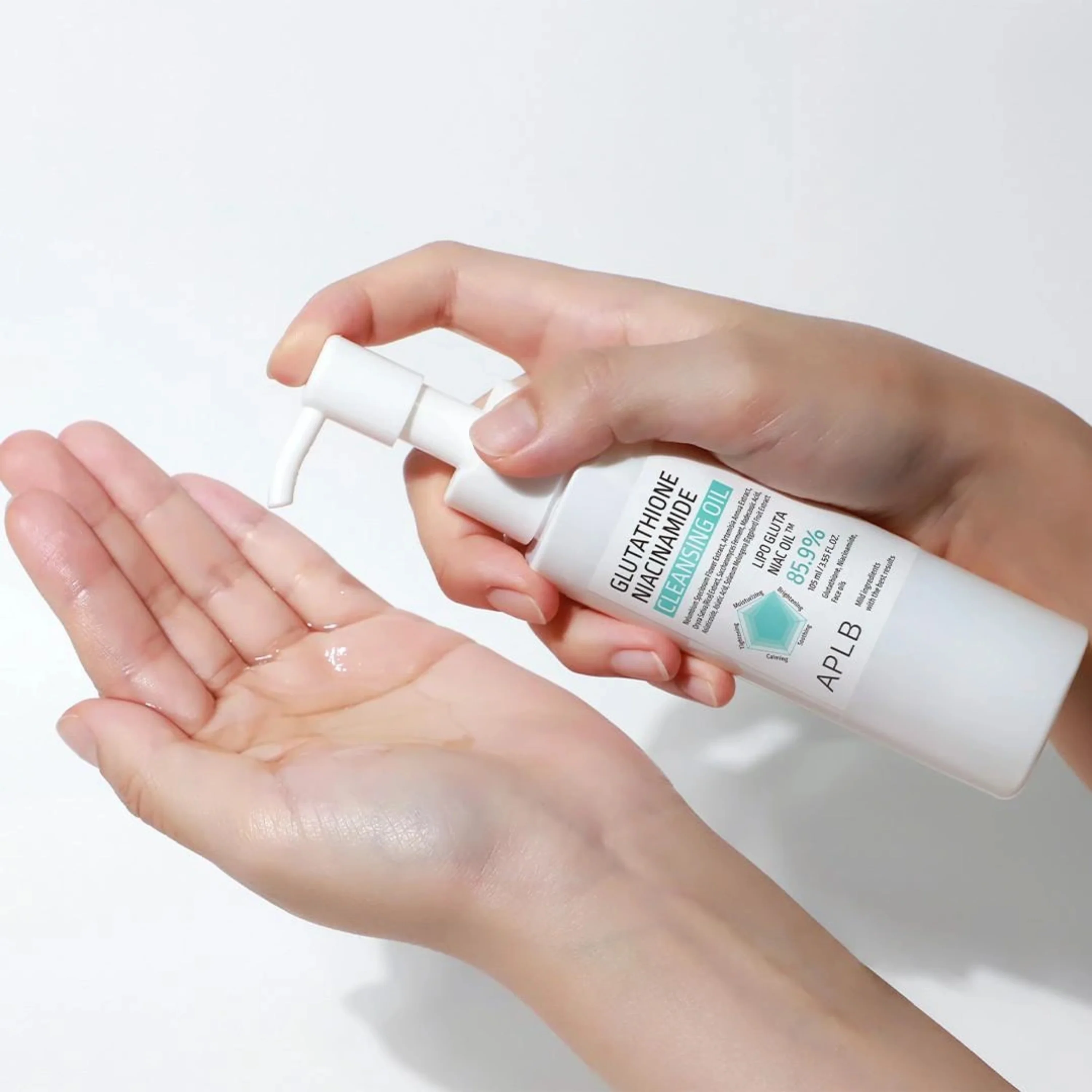 Glutathione Niacinamide Cleansing Oil 105ml - Image 2