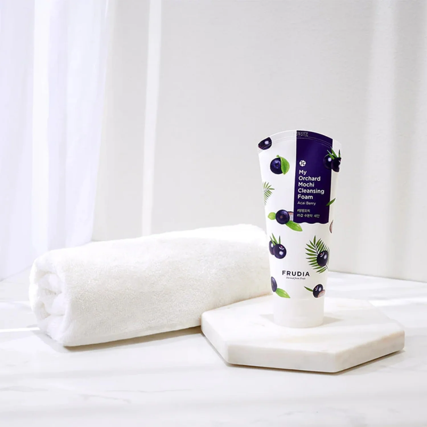 My Orchard Acai Berry Cleansing Foam 120g - Image 3