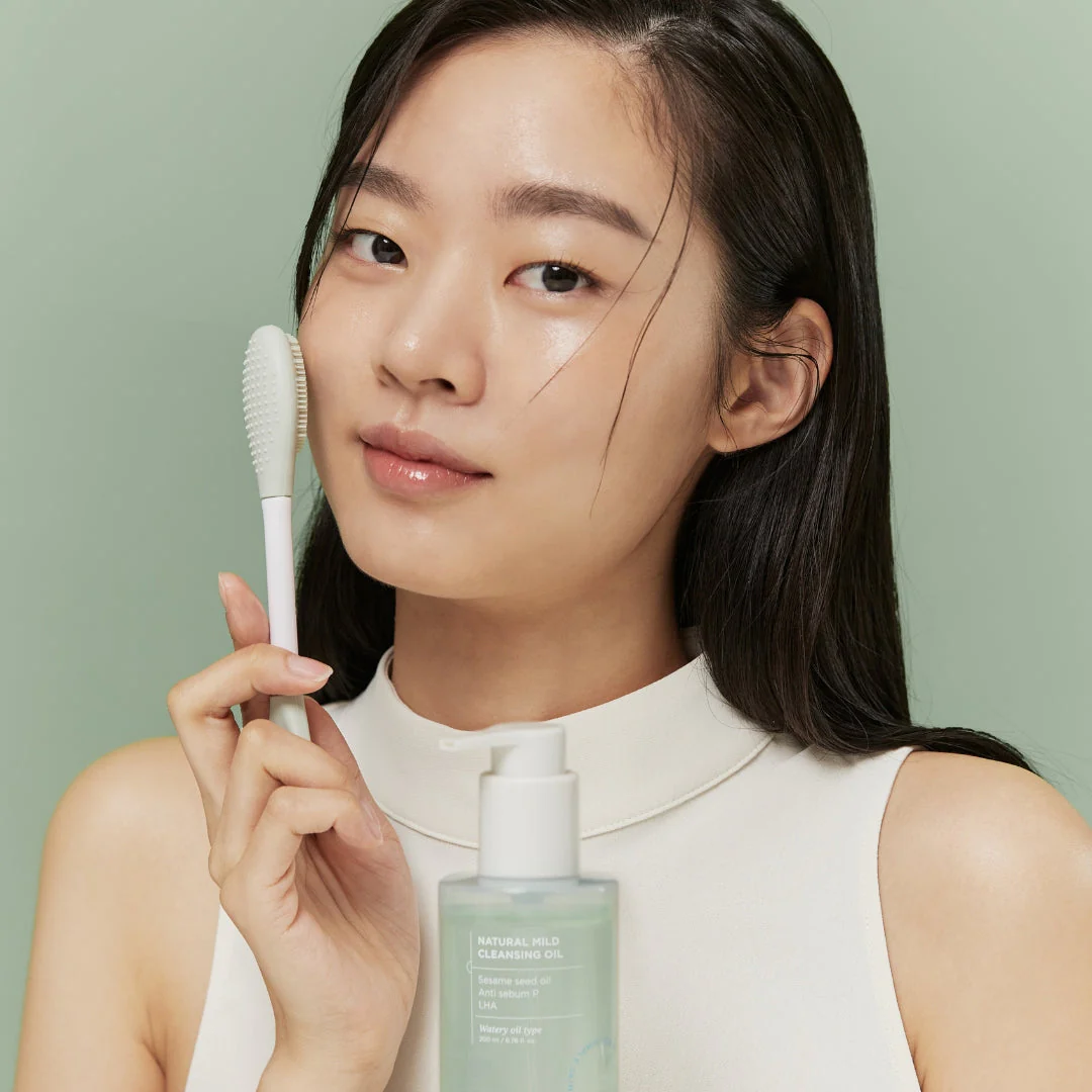 Natural Mild Cleansing Oil 200ml - Image 3