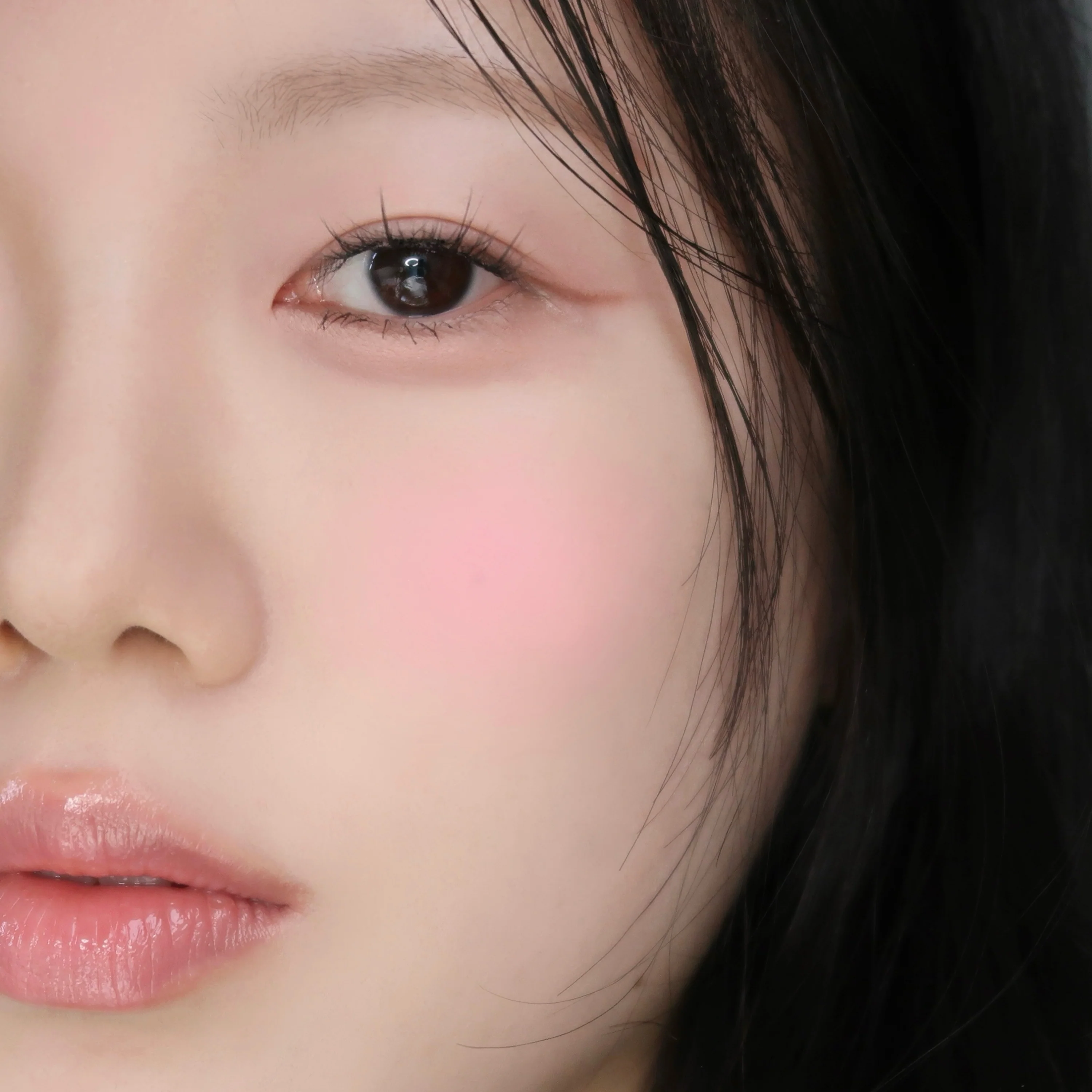 Sheer Breeze Blusher - Image 3