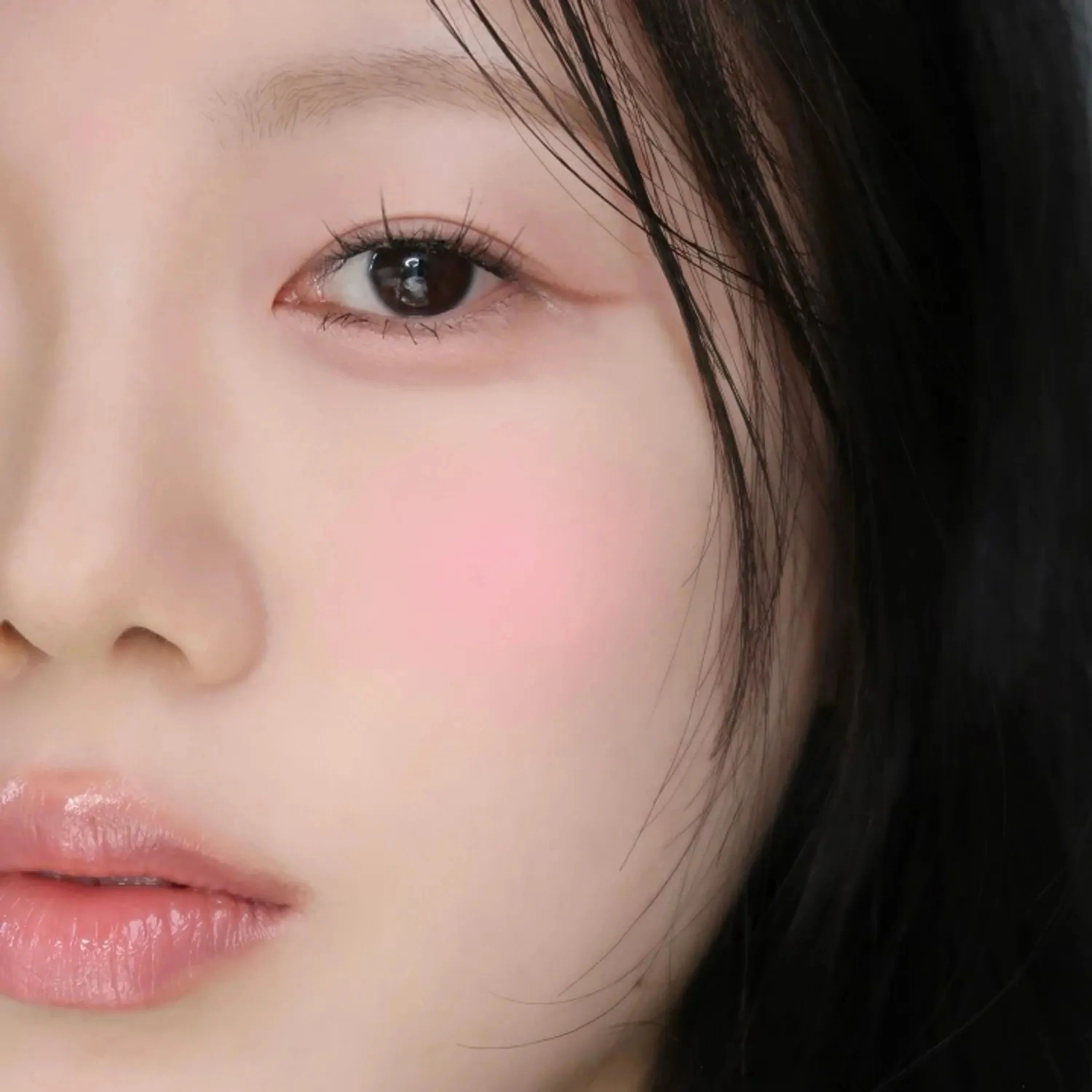 Sheer Breeze Blusher - Image 4