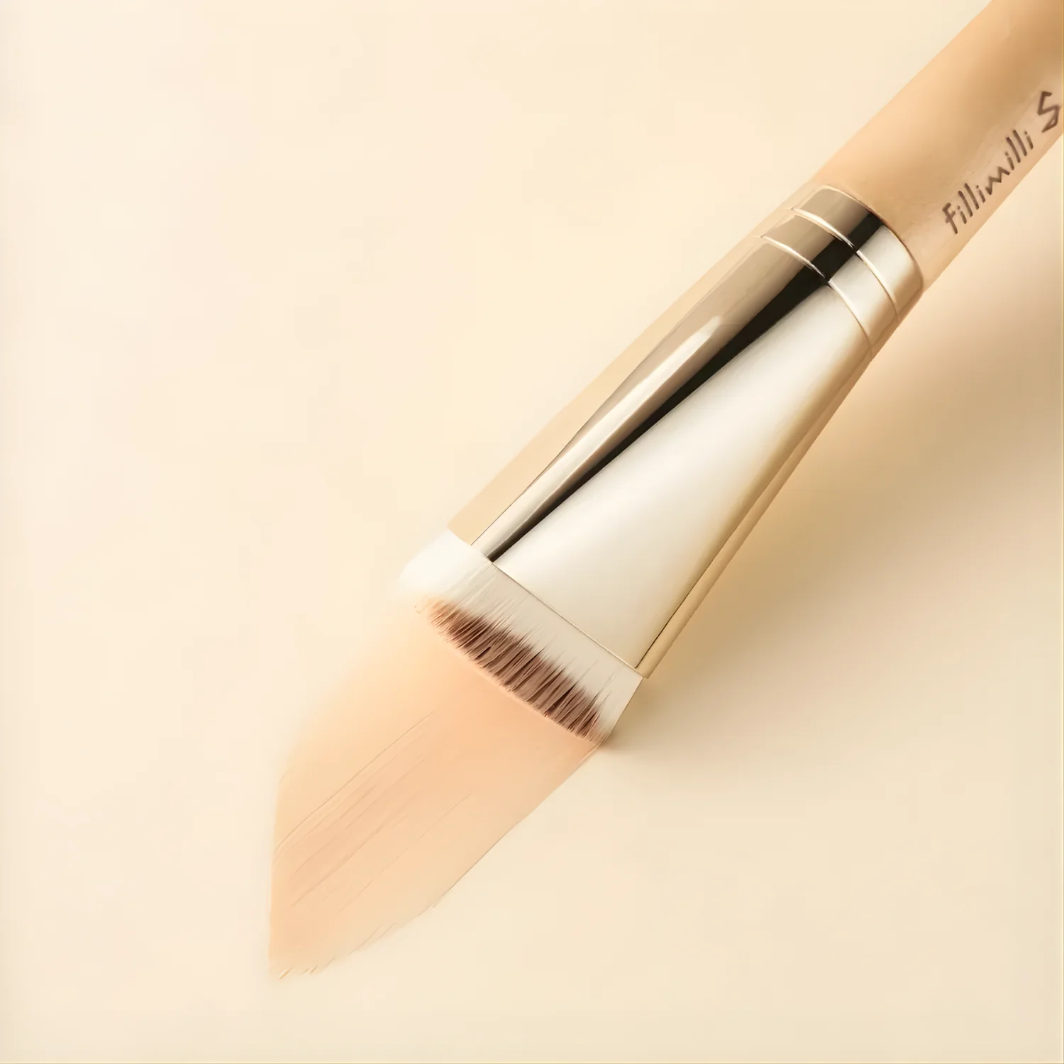 Smooth Skin Filter Foundation Brush 827 - Image 2