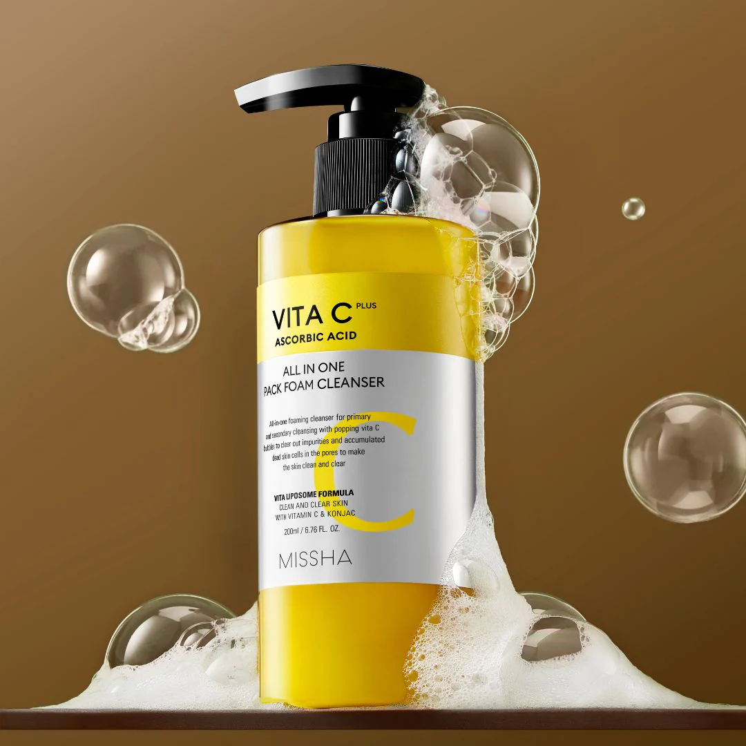 Vita C Plus All In One Pack Foam Cleanser 200ml - Image 2